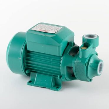 Water pump for agricultural tractor engine