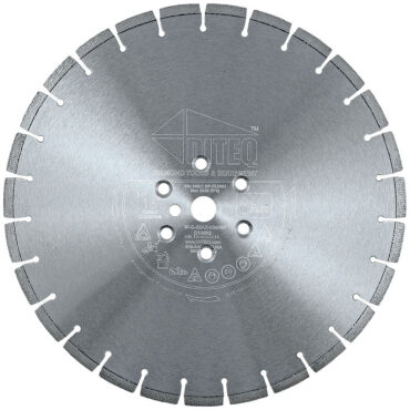 Agricultural cutting blades for tractor implements